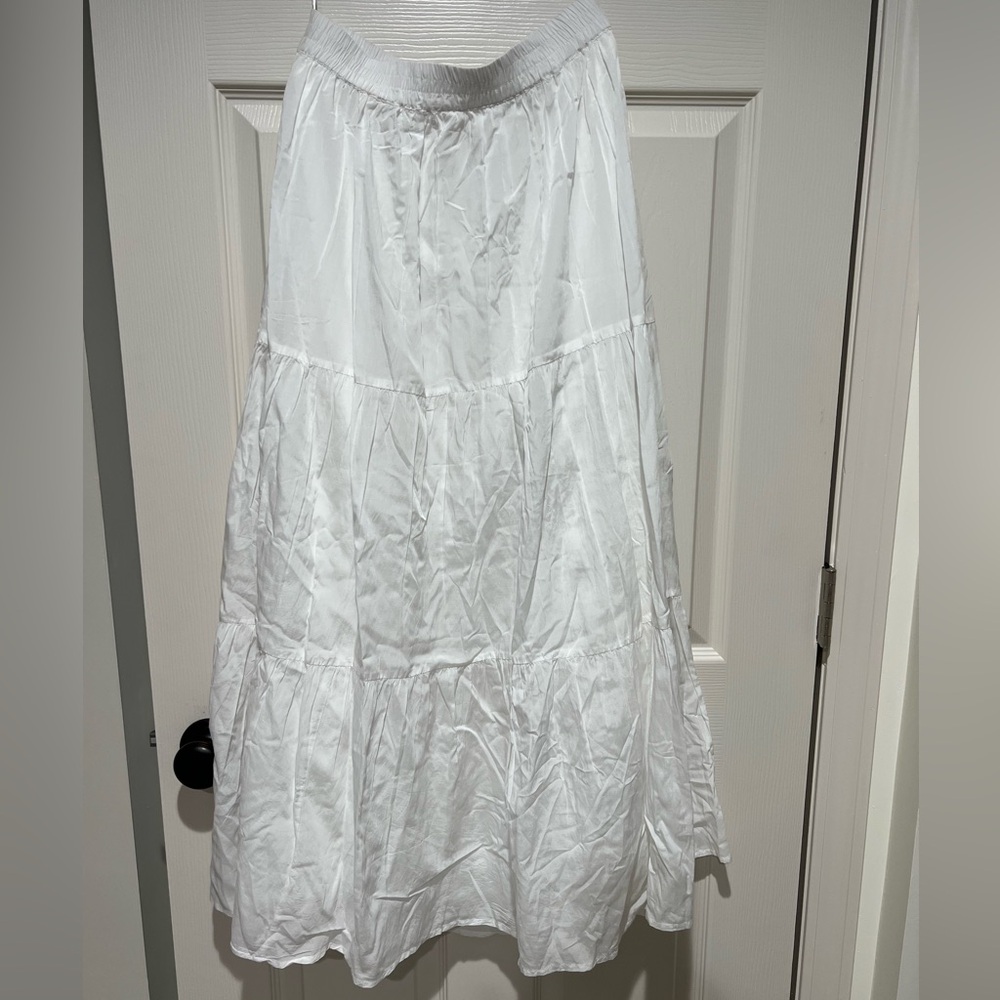 White maxi skirt- Elan